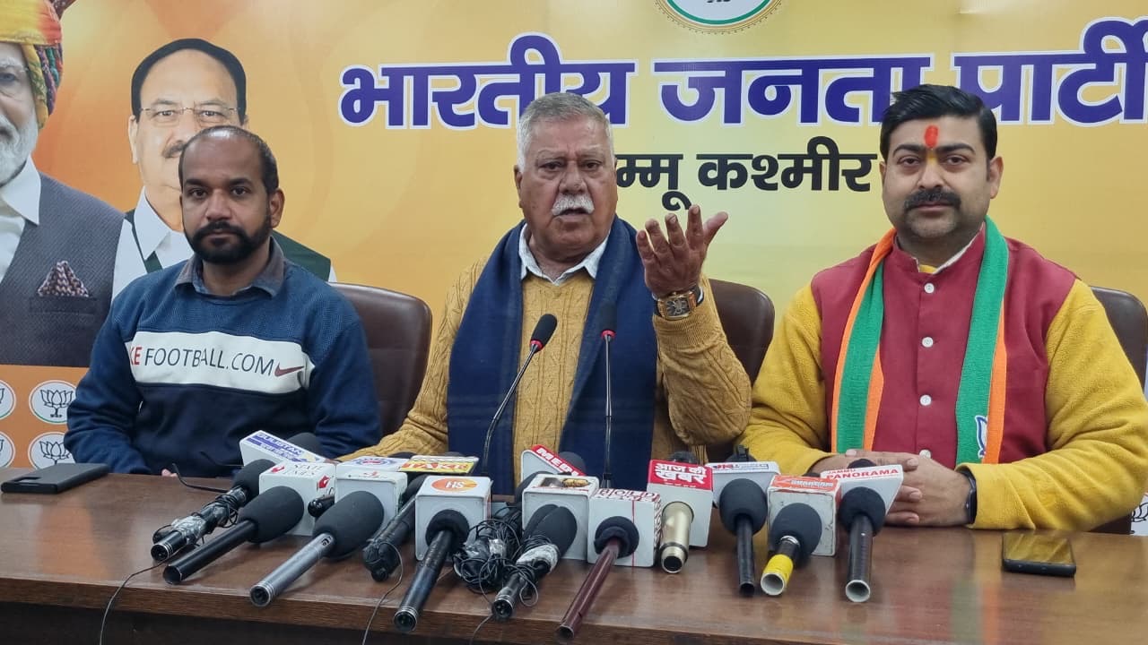 Sukhnandan demands revocation of sections 6 & 12 of Agrarian Reforms Act