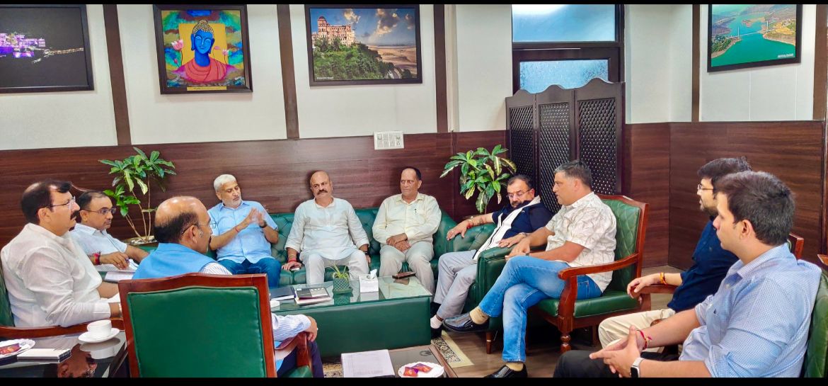 'BJP MLAs meet  DivCom , DC Jammu , Comm JMC '