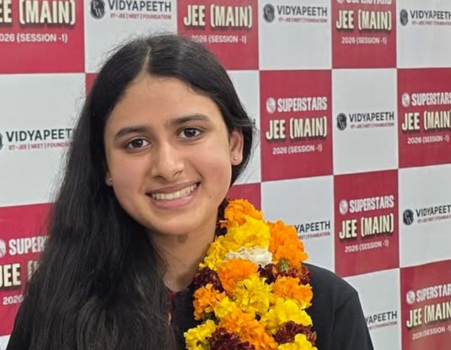 Rutvi Gupta scores 98.7 percentile in JEE Mains ; ranks 2nd among Girls in J&K ; Daughter of BJP Leader Gaurav Gupta