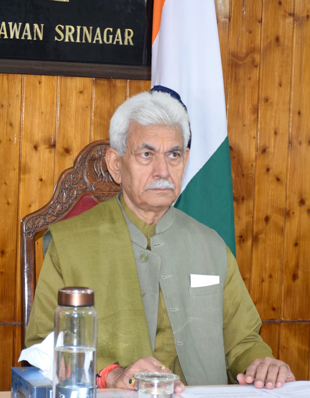 LG J&K chairs meeting of DCs and SSPs over exit of Pakistani Nationals 