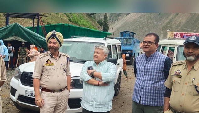 Transport Commissioner Vishesh Mahajan visits Baltal, Domail Base camp: Issues slew of directions