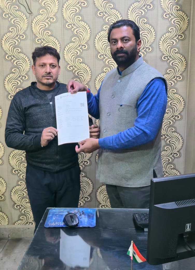 Keshav Chopra distributes Ayushman & Ration Cards