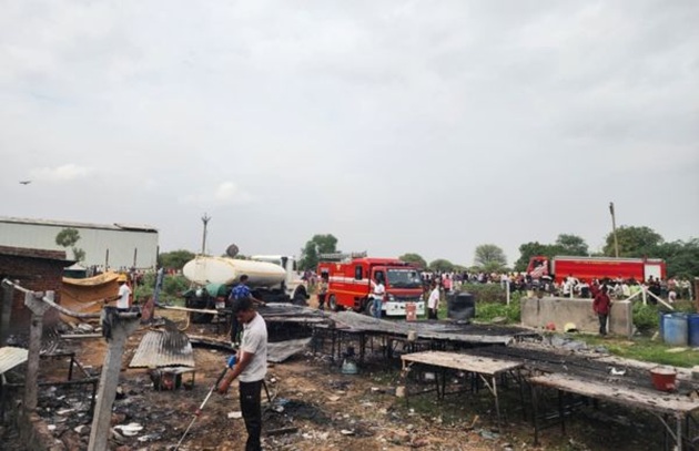 '05 killed, 10 injured in massive fire at Firecracker Manufacturing  in Ahmedabad '