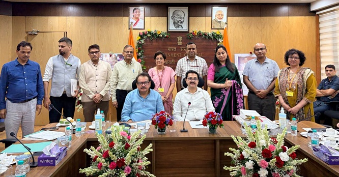 'Senior IAS Officer posted earlier in J&K , retires'