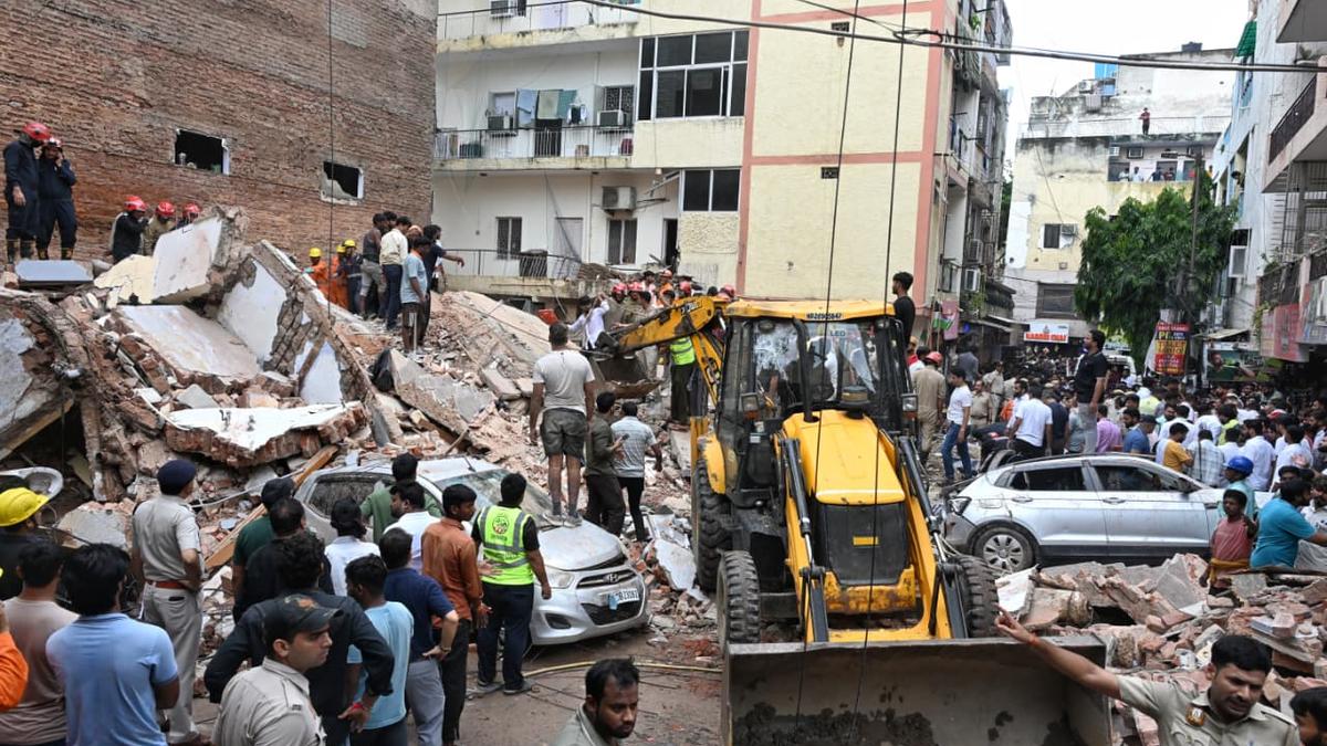 '5 dead in PG building collapse in South Delhi'