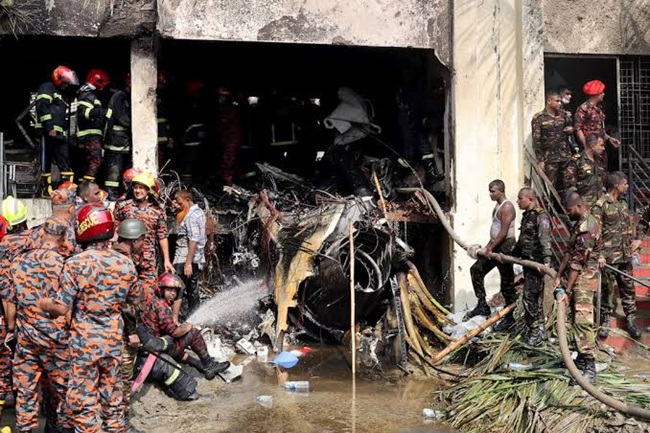 At least 20 dead, 171 injured in a jet crash in Bangladesh 