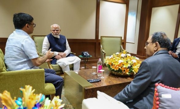 PM Modi  back in India; chairs meeting on Pahalgam Attack at Airport only 