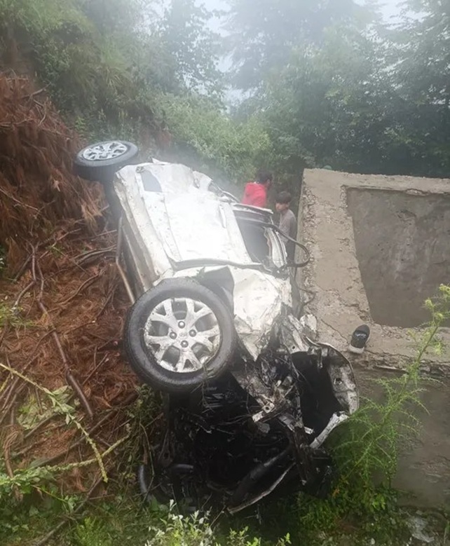 'One person was killed and four others were injured in an accident in J&K'