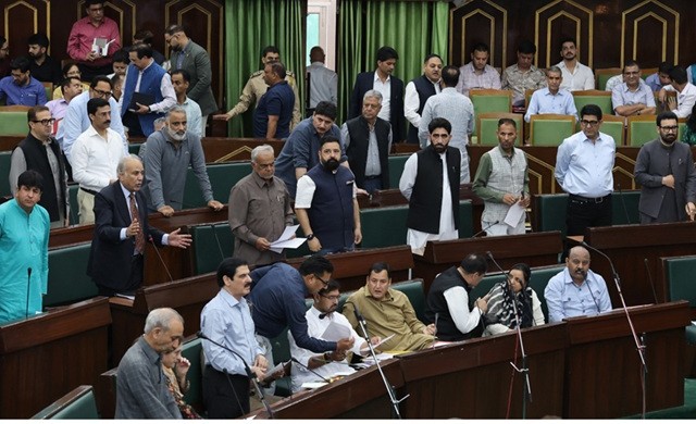 Uproar over security withdrawal from NC Hqrs, MLAs; CM seeks reasons from administration 