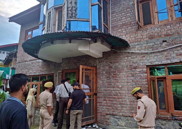 CIK conducts raids across Kashmir, 10 held