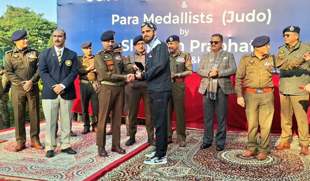 DGP felicitates J&K Deaf Cricket team, Para Judo Medallists 