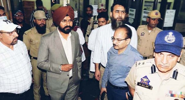 DC Doda conducts surprise visit of Govt Medical College