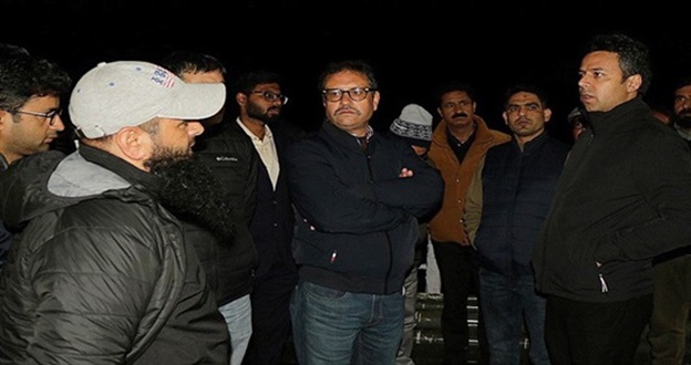 DC Srinagar conducts night tour of city Visits vulnerable sites