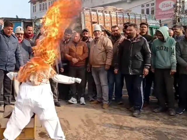 'Protest held against alleged absence of Doctors in Udhampur Hospital'