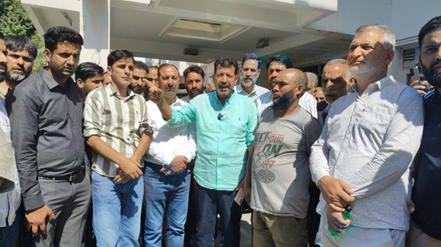 Contractors protest, demand Rs 1000 crore JJM payments in J&K 
