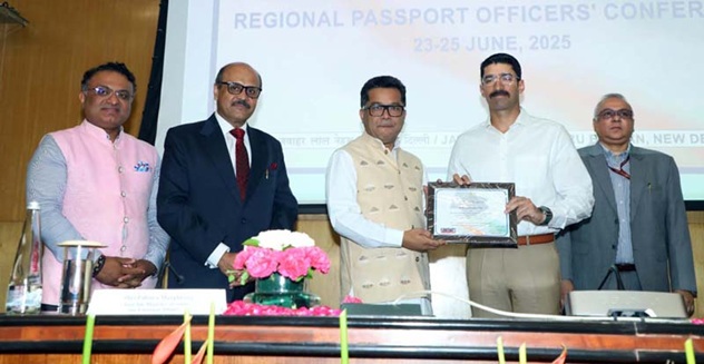 J&K Police honoured  by GOI for outstanding passport verification services