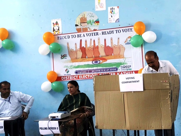 DEO Kathua unveils Model Polling Station near Indo-Pak International Border