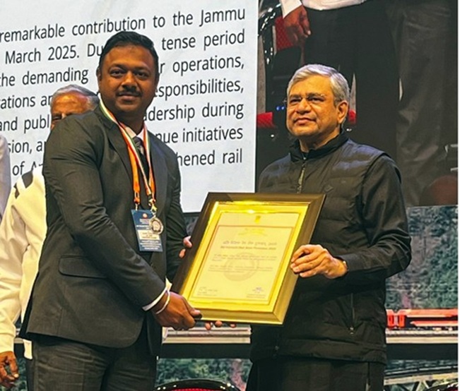 SDCM, Jammu Division(NR), Uchit Singhal honoured with  “Ati Vishisht Rail Seva Puraskar” 2025