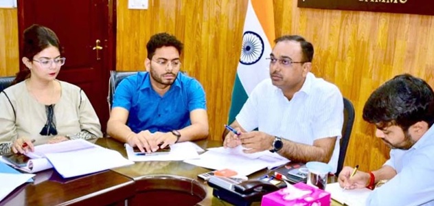 Div Com Jammu reviews progress of Jammu Smart City projects, emphasizes timely project completion
