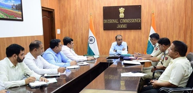 Div Com Jammu directs to take immediate and effective measures to ensure smooth vehicular movement