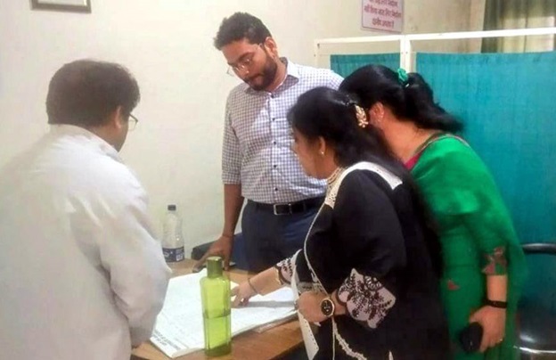 DC Jammu conducts surprise inspection; Seeks explanations from Doctors