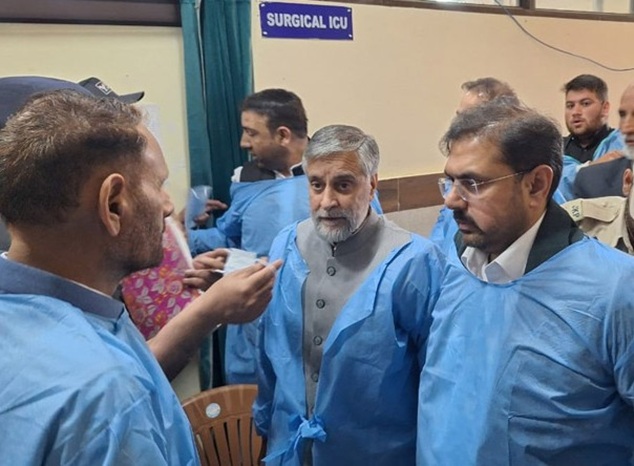 Satish Sharma, Mian Altaf meet injured of Pahalgam attack