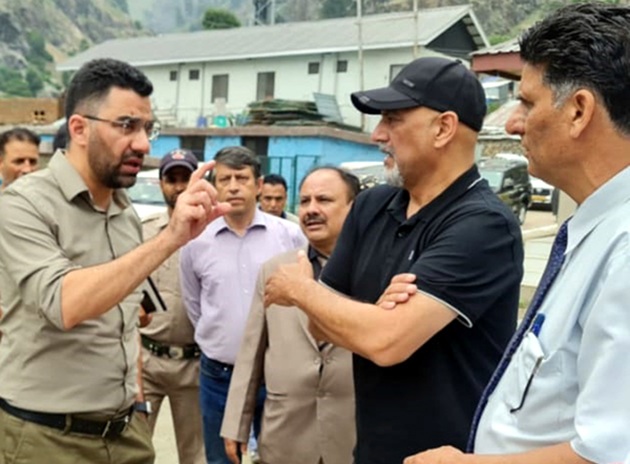 Syed Abid visits Pahalgam axis of Shri Amarnath Ji Yatra
