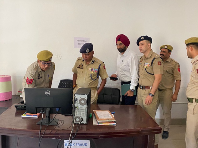 IGP Jammu inspects Cyber Police Station 