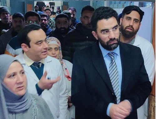 Secretary Health conducts late night visit to LD Hospital: Exhorted to ...