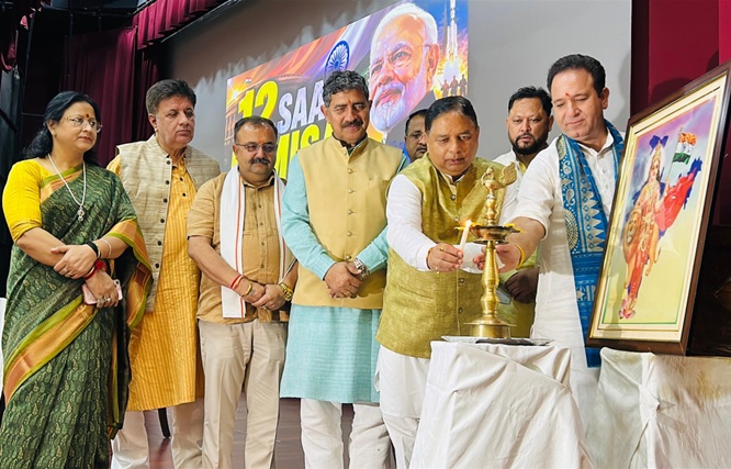 'Sat Sharma , Sunil Sharma, Jugal Kishore  , Vikram Randhawa , Sunil Sethi watch Screeing of 12 Saal bemisaal on PM Modi'