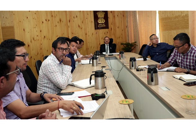 Chief Secretary Ladakh discusses Commercial Rooftop Solar Policy