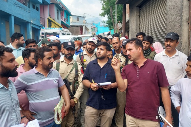 DC Rajouri conducts whirlwind tour of Tehsil Darhal