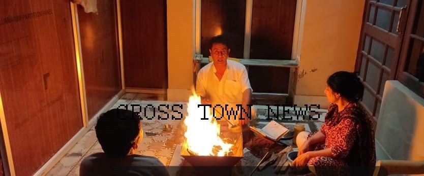 Covid19: Ex Forest Minister J&K Rajiv Jasrotia joins Hawan with Swami Ram Swarup for well being of Nation