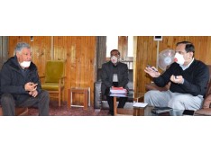 Advisor Bhatnagar takes stock of medical supplies, other health measures in Kashmir