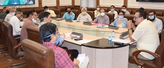 Navin Choudhary reviews progress on saturation of KCCs under Atma Nirbhar Bharat Abhiyaan