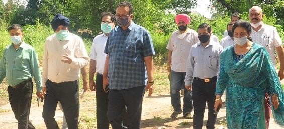 Navin reviews performance of Animal Husbandry Deptt - Cross Town News, a Leading Newspaper of J&K Navin reviews performance of Animal Husbandry Deptt - Cross Town News, a Leading Newspaper of J&K