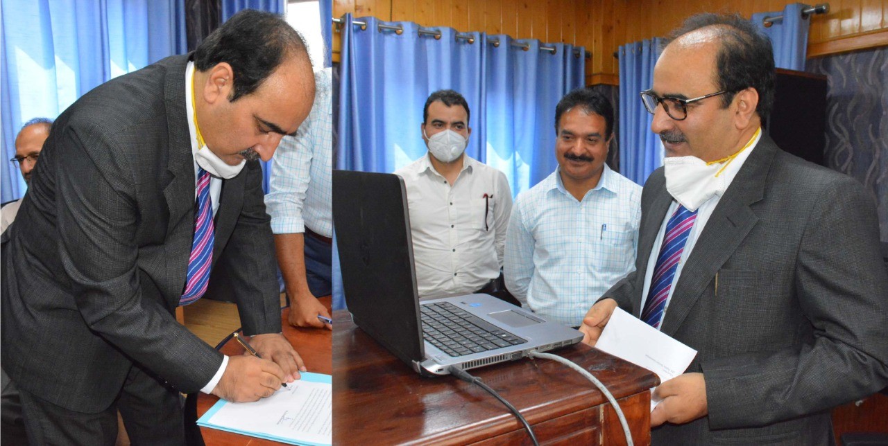 Farooq Lone administered oath as JKPSC member