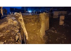 Retaining wall of Jammu-Srinagar highway sinks in, traffic suspended