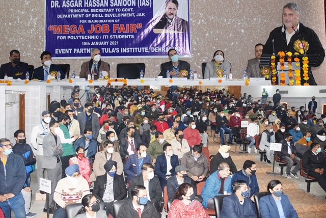  Govt Polytechnic organizes mega job fair in Jammu; 35 MNCs, Industries participate