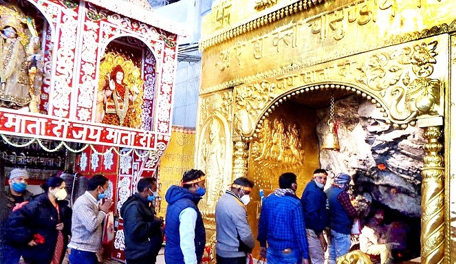 Pilgrims having darshan via natural Cave: CEO Mata Vaishno Devi Shrine  Board - Cross Town News, a Leading Newspaper of J&K