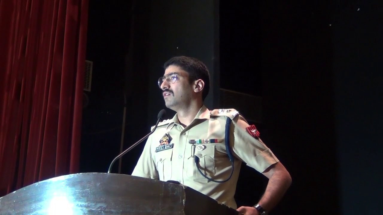 Rayees Bhat assumes charge as SSP Baramulla 