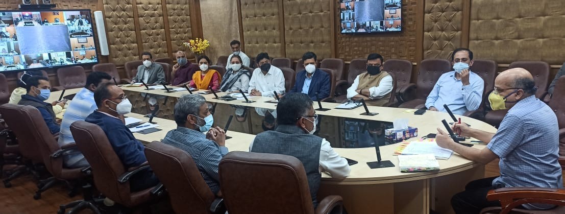   CS sets out a 40-point Development Agenda for all DCs in J&K