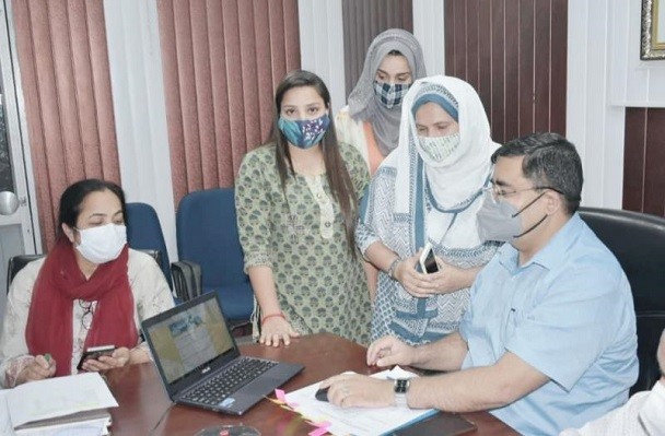DC Rajouri launches E-registration for women water conservation club - Cross Town News