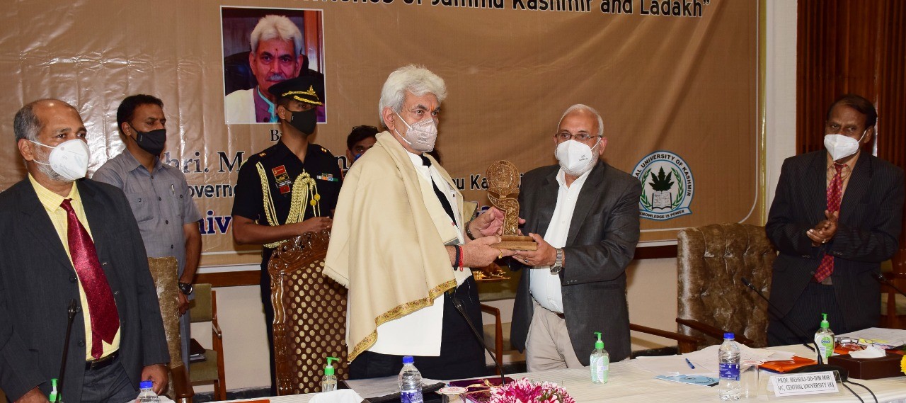 LG J&K congratulates Universities of Kashmir & Jammu for securing A+ grade