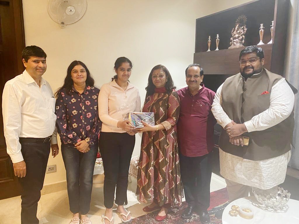 Neena, Ishant congratulate Dishika Mahajan, NEET 2021 Topper among Girls from J&K