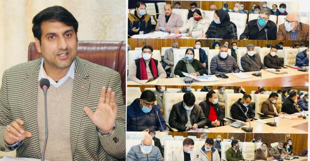 DC Srinagar reviews progress of works under District Capex Plan 2021-22 ; 300 Income generating units set up