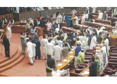 Fight in Pakistan Punjab Assembly ; Marshals beat Politicians