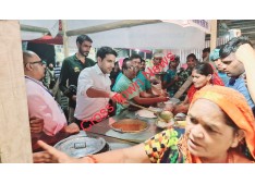 Amarnath Yatris feel elated as DC Srinagar serves food at Langar
