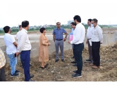 Div Com tours flood affected areas in Samba; reviews mining issues, progress of developmental projects