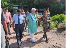 Lt Governor Manoj Sinha reviews security situation along the border during his visit to forward areas of Poonch
